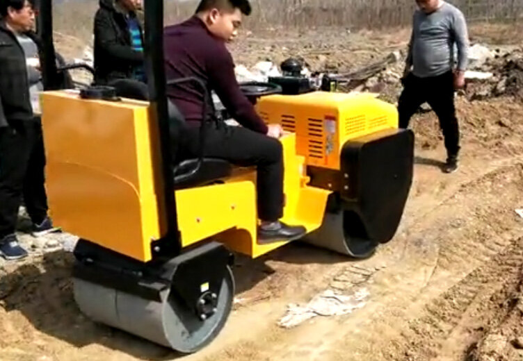 座驾压路机施工案例