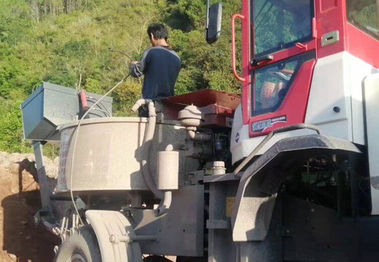 平口搅拌车施工案例