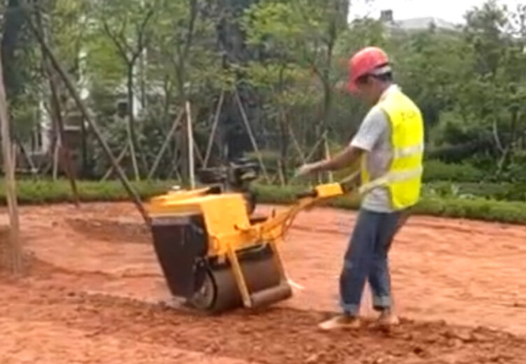 手扶压路机施工案例