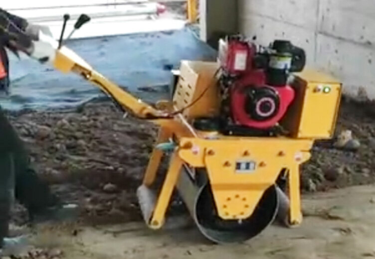 手扶压路机施工案例