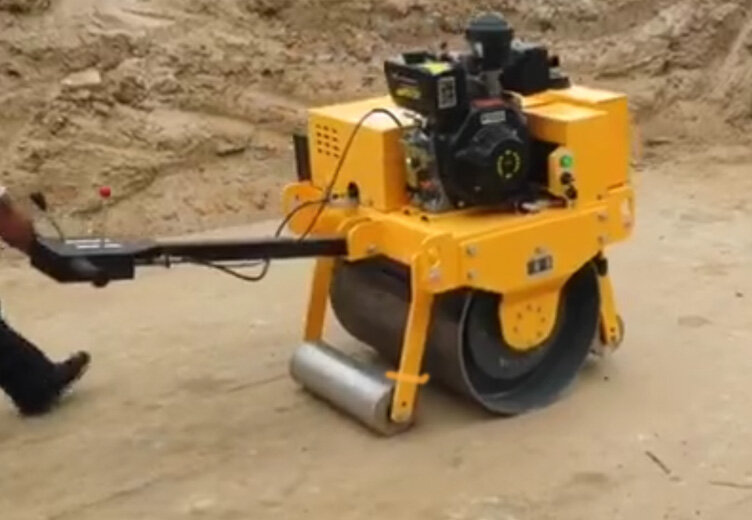 手扶压路机施工案例