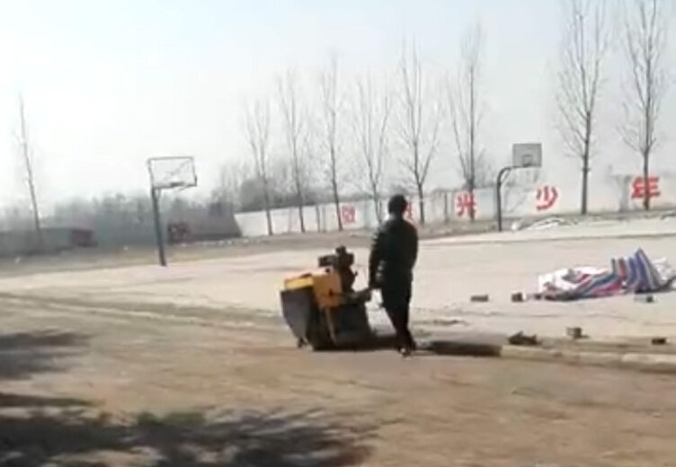 手扶压路机施工案例