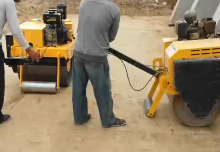 手扶压路机施工案例