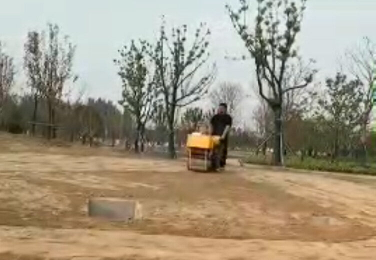 手扶压路机施工案例