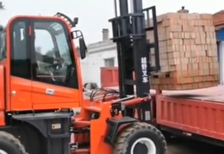 越野叉车施工案例